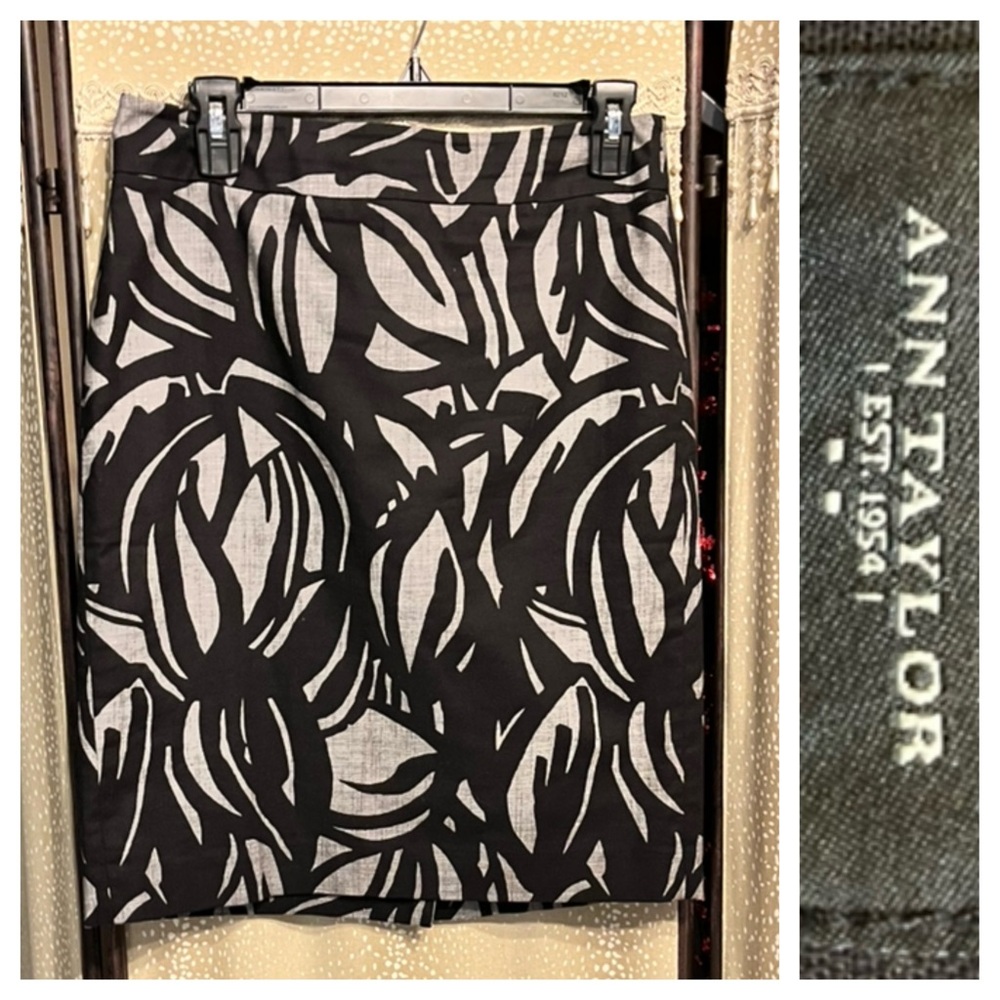 Ann Taylor Black and Gray Pencil Skirt